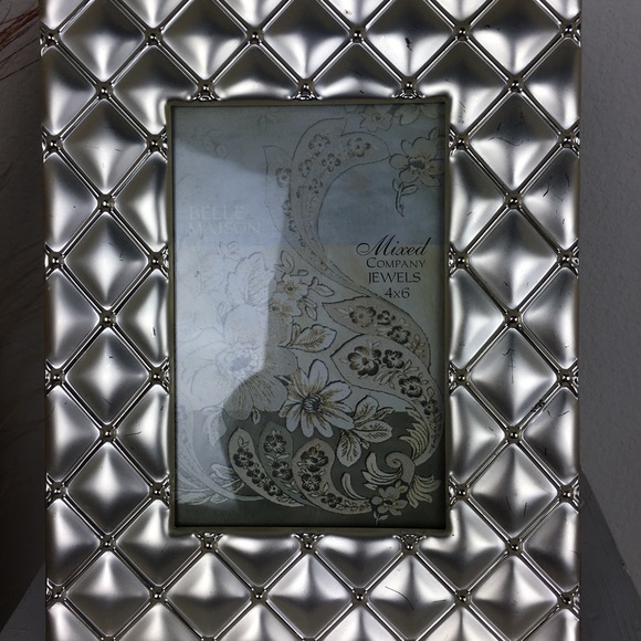 Gold Picture Frame with a Quilted Design - Picture 3 of 5